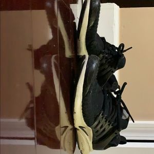 Nike prestos in size 6 in youth.